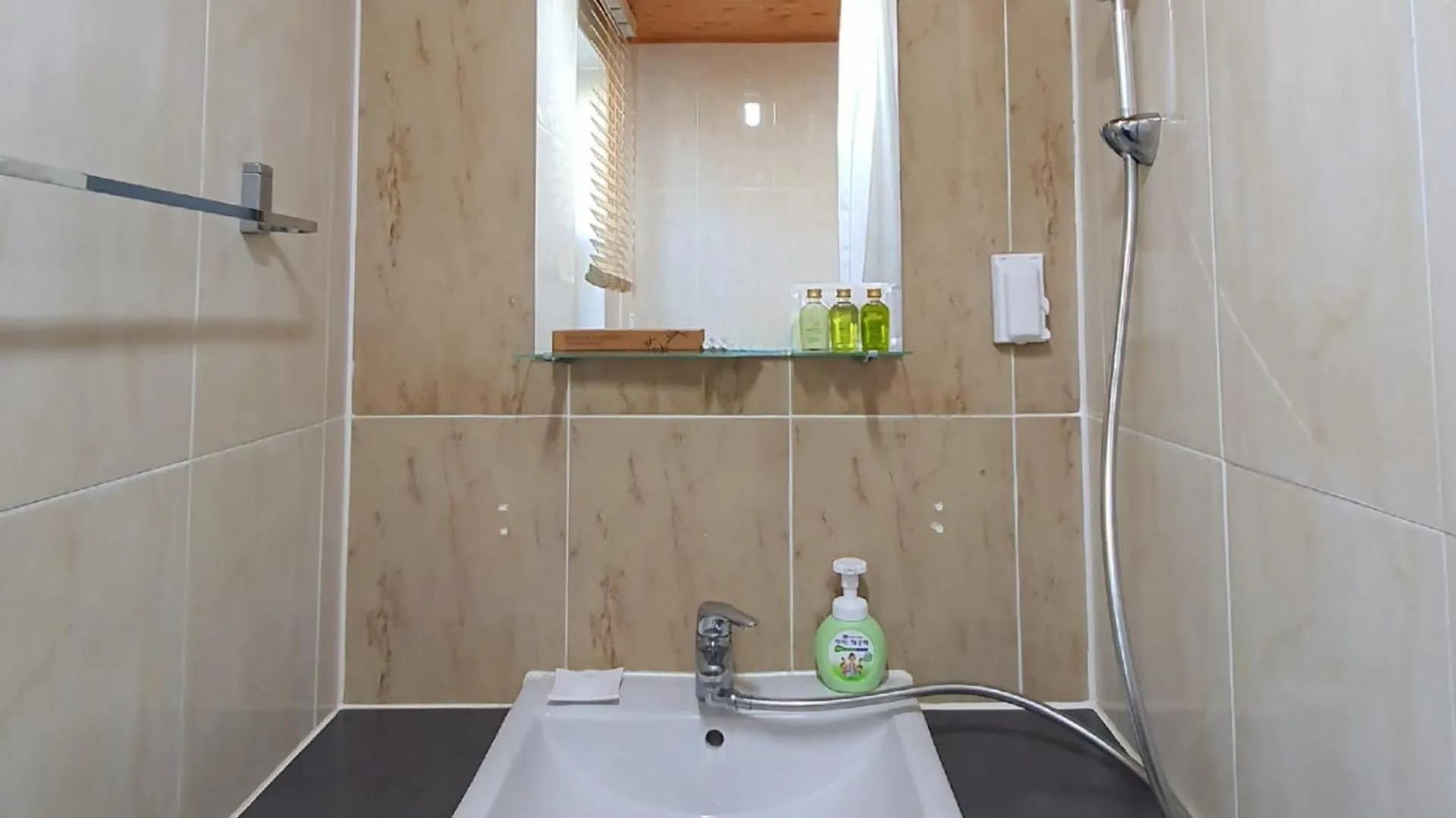 Guest house Jeju Neulboyi Ohu Pensyeon Hotel South Korea
