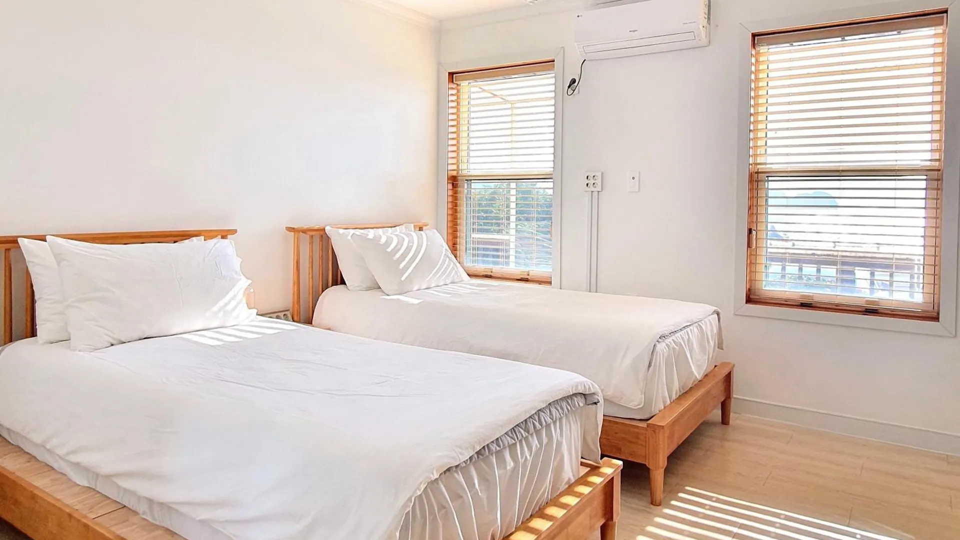 Jeju Neulboyi Ohu Pensyeon Hotel 0*,